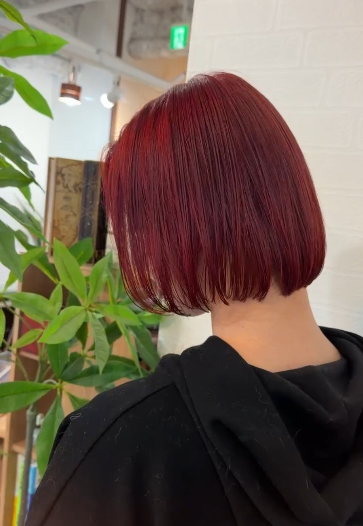 ダブルカラーで赤髪のボブスタイルするなら東京中野区の美容室Re:ta Hair【リタヘア】は中野坂上駅から徒歩１分の場所にあっておすすめです