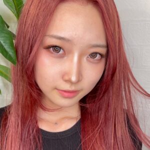 ロングレイヤーカット　ウルフ　縮毛矯正　ブリーチ　同時　チェリーピンク
