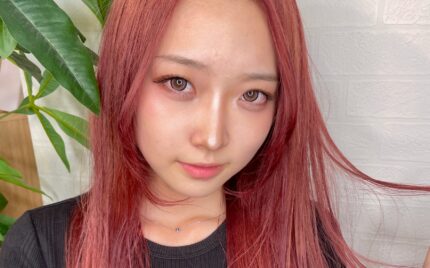 ロングレイヤーカット　ウルフ　縮毛矯正　ブリーチ　同時　チェリーピンク