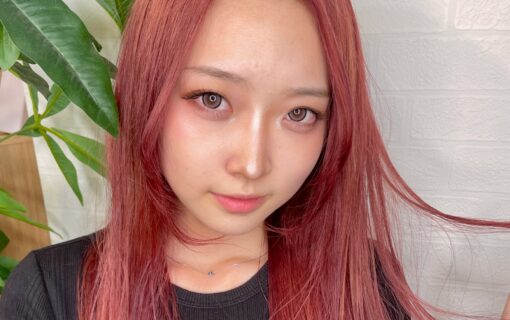 ロングレイヤーカット　ウルフ　縮毛矯正　ブリーチ　同時　チェリーピンク